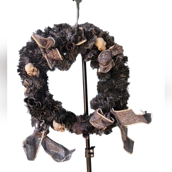 Skull Wreath Handmade Door Hanging Table  Halloween Goth Decorations 15 inches - Picture 1 of 5